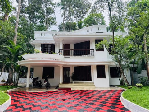 Property building, Natural landscape, Garden, Balcony/Terrace, Garden view