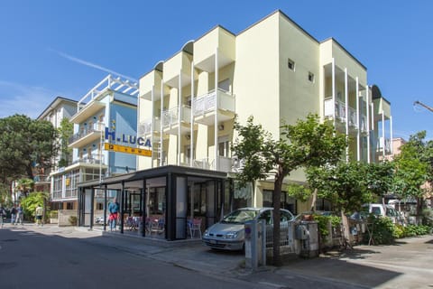 Property building, Neighbourhood, City view, Street view, Parking