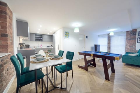 Seating area, Dining area, kitchen