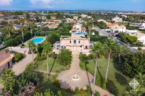 Natural landscape, Pool view, Location