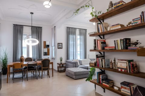 Library, Living room, Seating area