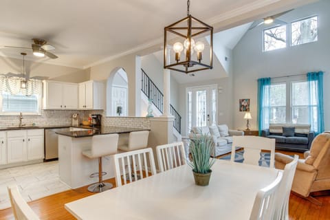 3 Mi to Dtwn Memphis Charming Family Home! House in Mud Island