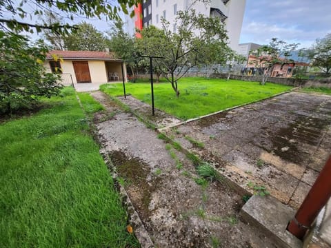 130m T4 garden and car parks - Stade-Eurexpo-Lyon Apartment in Auvergne-Rhône-Alpes