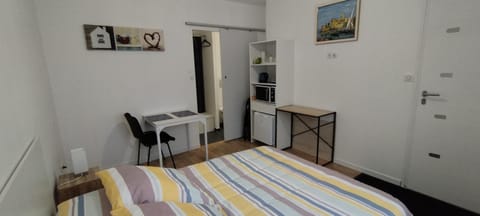 logement neuf avec accès indépendant Bed and Breakfast in Poitiers