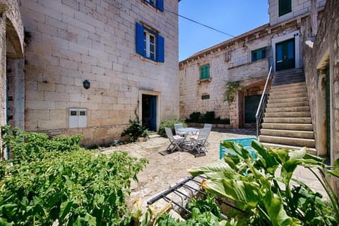 Turquoise House Kut House in Vis