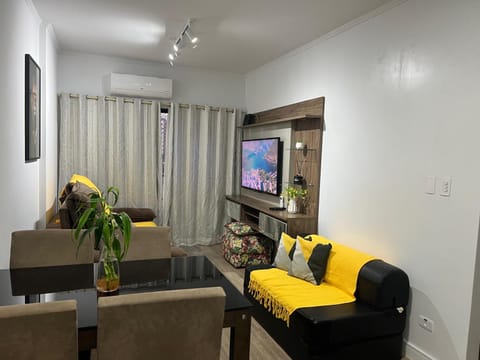 Communal lounge/ TV room, TV and multimedia, Living room, Seating area, Evening entertainment