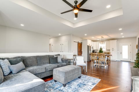 Cherokee Lake Retreat with Views in Morristown! House in Morristown