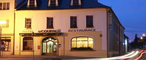 Restaurant/places to eat, Facade/entrance
