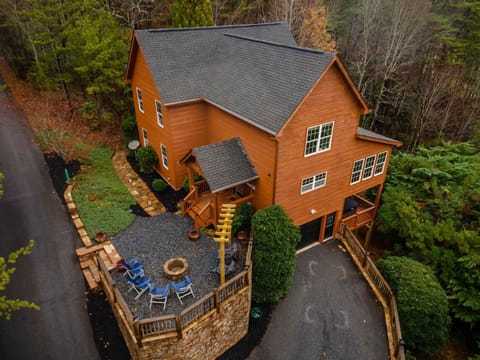 Property building, Garden, Mountain view, fireplace