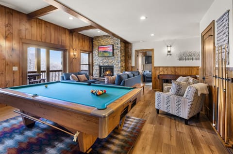 Shawnee Ridge Lodge House in Watauga