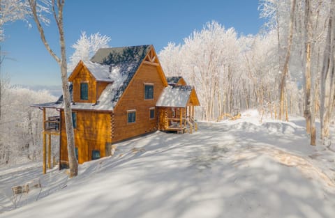 Shawnee Ridge Lodge House in Watauga