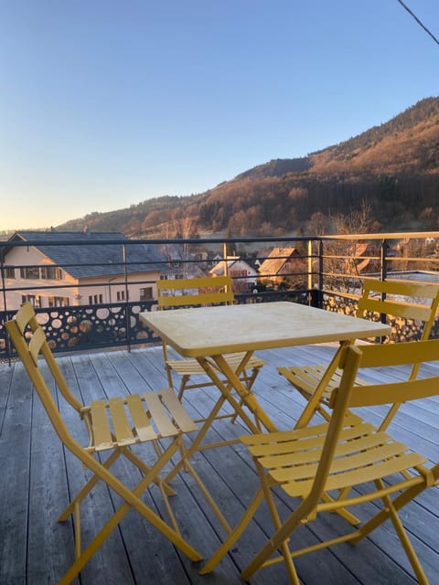 Day, Natural landscape, Balcony/Terrace, Mountain view
