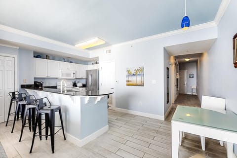 Breathtaking gulf-front condo near Pier Park Apartment hotel in Panama City Beach