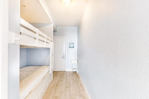 Breathtaking gulf-front condo near Pier Park Apartment hotel in Panama City Beach