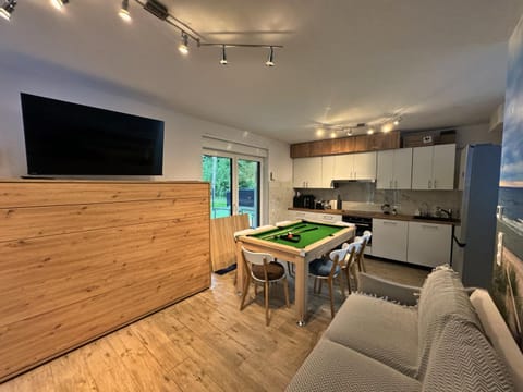 TV and multimedia, Kitchen or kitchenette, Living room, Seating area, Dining area, Evening entertainment