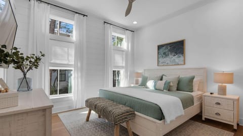 Vitamin Sea 4BR 4 5BA Golf Cart Pet Friendly House in Seacrest