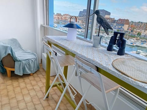 Studio lumineux avec vue sur port, parking et wifi - FR-1-746-27 Apartment in Courseulles-sur-Mer