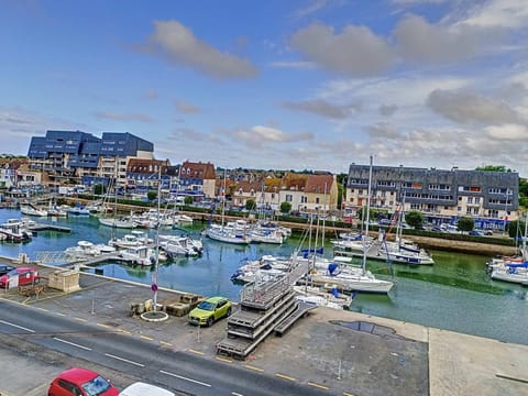 Studio lumineux avec vue sur port, parking et wifi - FR-1-746-27 Apartment in Courseulles-sur-Mer