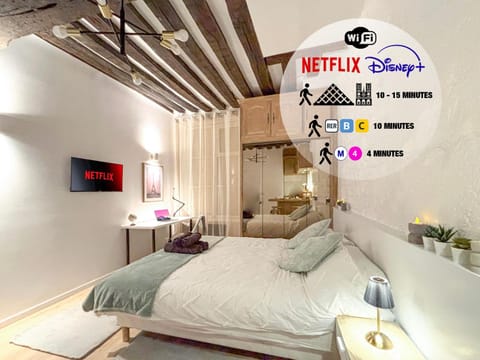 Bed, TV and multimedia, Photo of the whole room, Bedroom