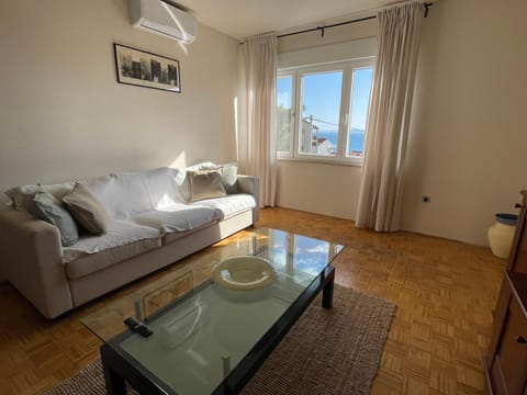 Apartment Iva Apartment in Podstrana