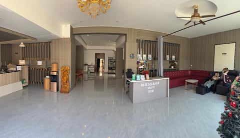 Communal lounge/ TV room, People, Lobby or reception