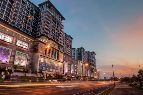 Property building, Neighbourhood, Location