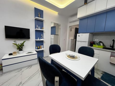 TV and multimedia, Living room, Dining area