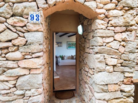 Property building, Facade/entrance, Off site