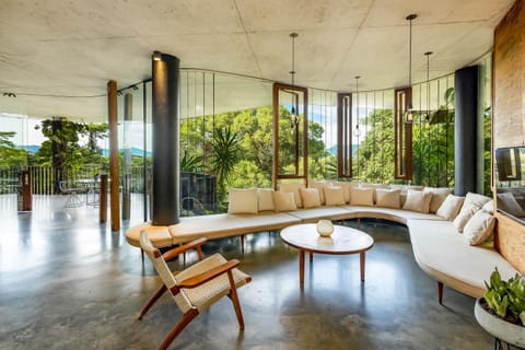 View (from property/room), Living room, Seating area