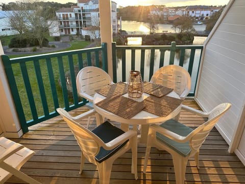 Patio, Day, View (from property/room), Balcony/Terrace, Dining area