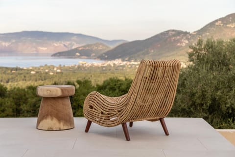 Mountain view, Sea view