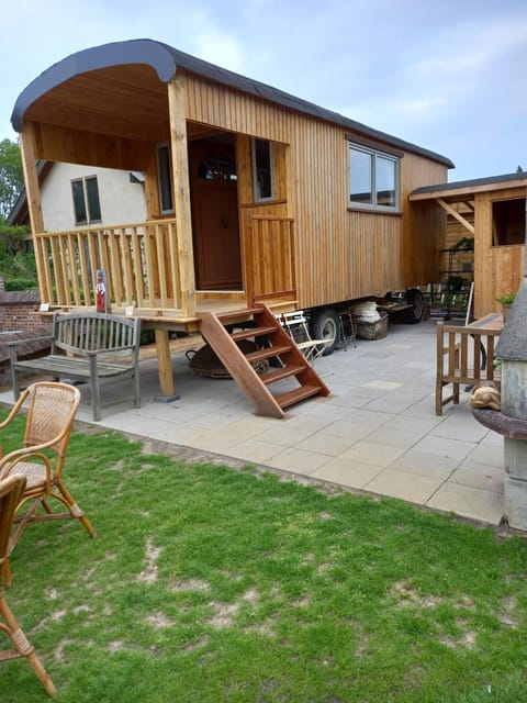 Property building, Patio, Day