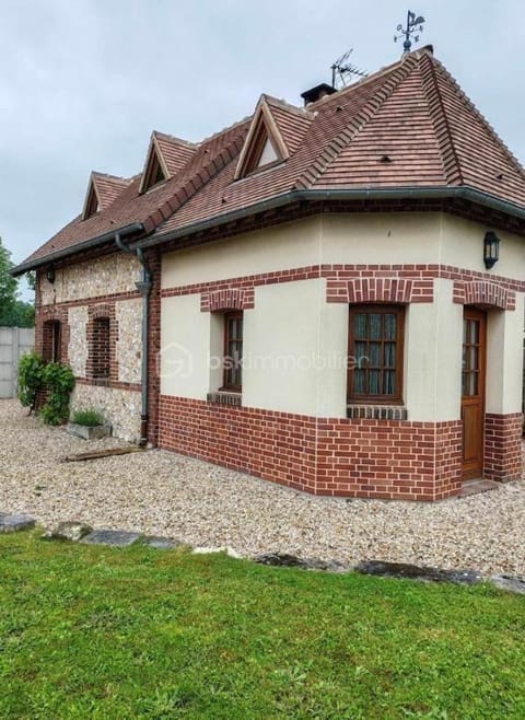 Property building, Day, Garden, Garden view
