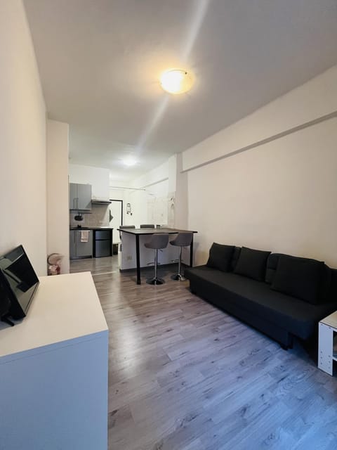 Communal lounge/ TV room, Kitchen or kitchenette, Seating area, Dining area