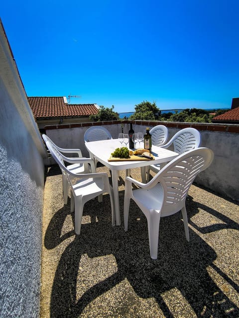 View (from property/room), Balcony/Terrace