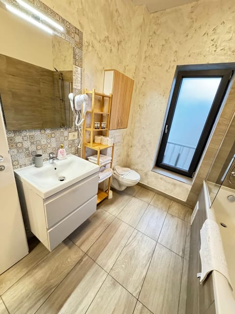 Shower, Bathroom, Bath, towels