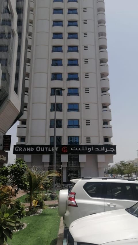 غرف مفروشة للبنات فقط Room for Ladies only Vacation rental in Abu Dhabi