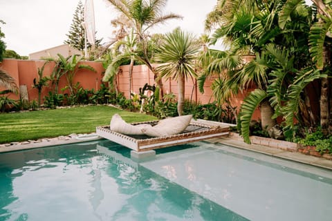 Garden, Swimming pool