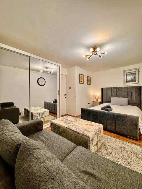 Bed, Photo of the whole room, Seating area, Bedroom