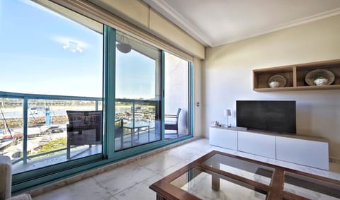 View (from property/room), Balcony/Terrace, Living room