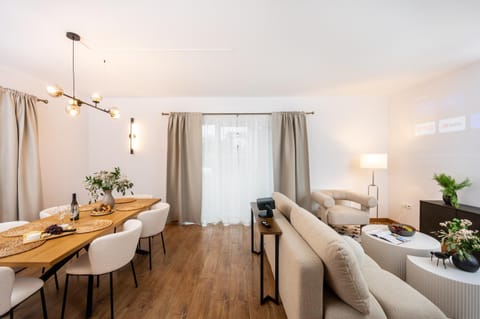 Living room, Seating area, Dining area