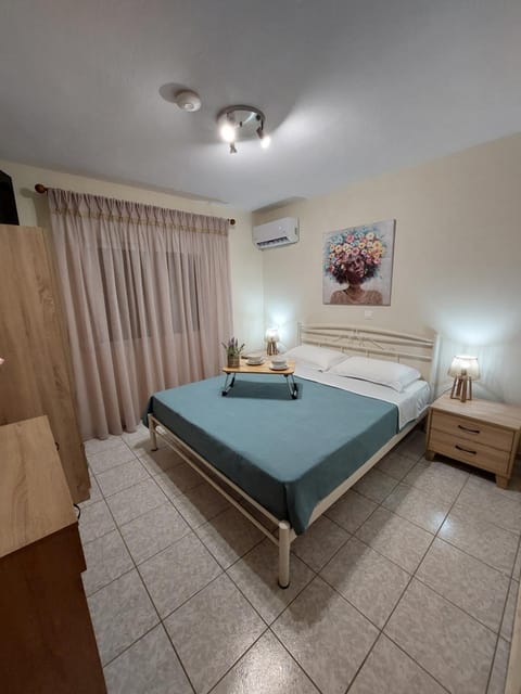 Bed, Photo of the whole room, Bedroom, air conditioner, air conditioner