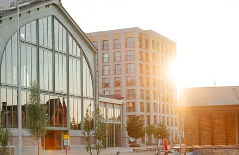 Property building, Location