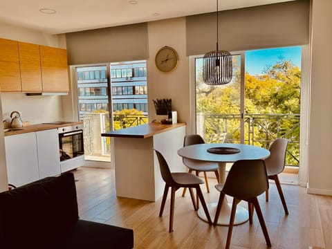 Communal lounge/ TV room, Coffee/tea facilities, Kitchen or kitchenette, Living room, Seating area, Dining area, Area and facilities, dishwasher, minibar, oven, stove, toaster, washing machine