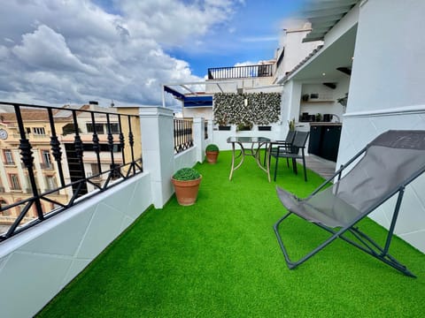 Balcony/Terrace, sunbed