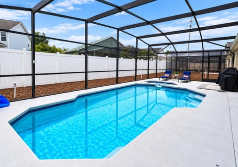 Patio, Pool view, Swimming pool, sunbed