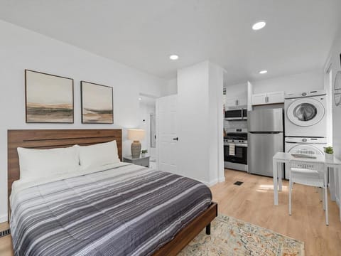 Shadyside, Central !2 Bright and Stylish Studio With Free Parking Apartment in Shadyside