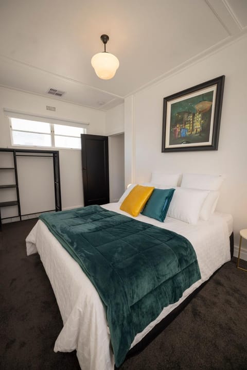 La Banque, Art Deco Elegance Apartment in Launceston