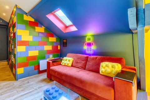 Living room, Entertainment, bunk bed, Parking, heating, internet