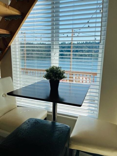 Lakefront retreat by Marymoor, Microsoft, Bellevue, Redmond House in Lake Sammamish